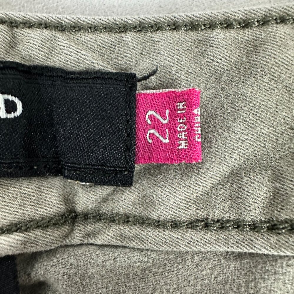 Torrid Denim Womens Size 22 Khaki Pants Embroidered Trim Casual - Picture 5 of 9